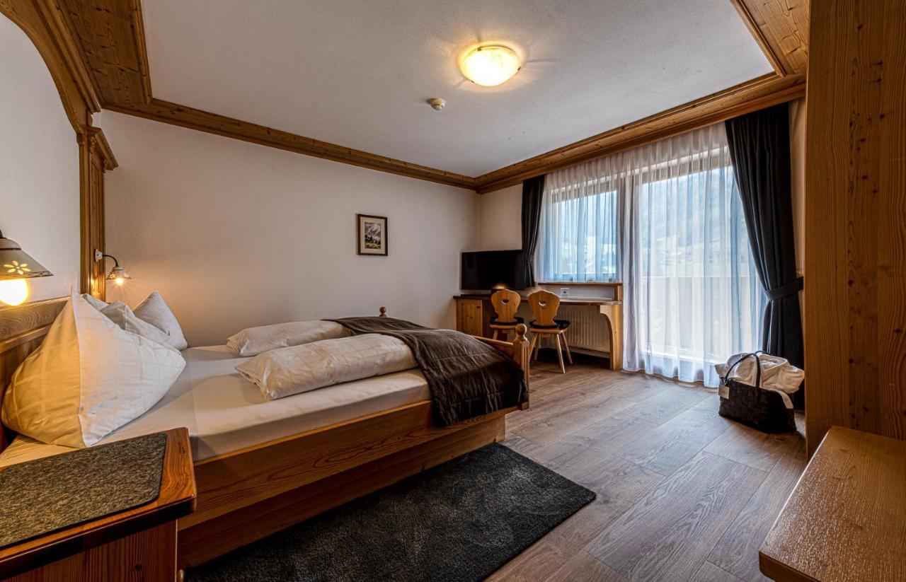 Apartments Sunela Selva di Val Gardena Luaran gambar