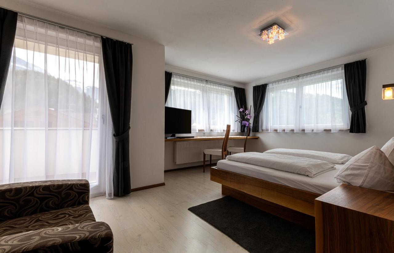 Apartments Sunela Selva di Val Gardena Luaran gambar