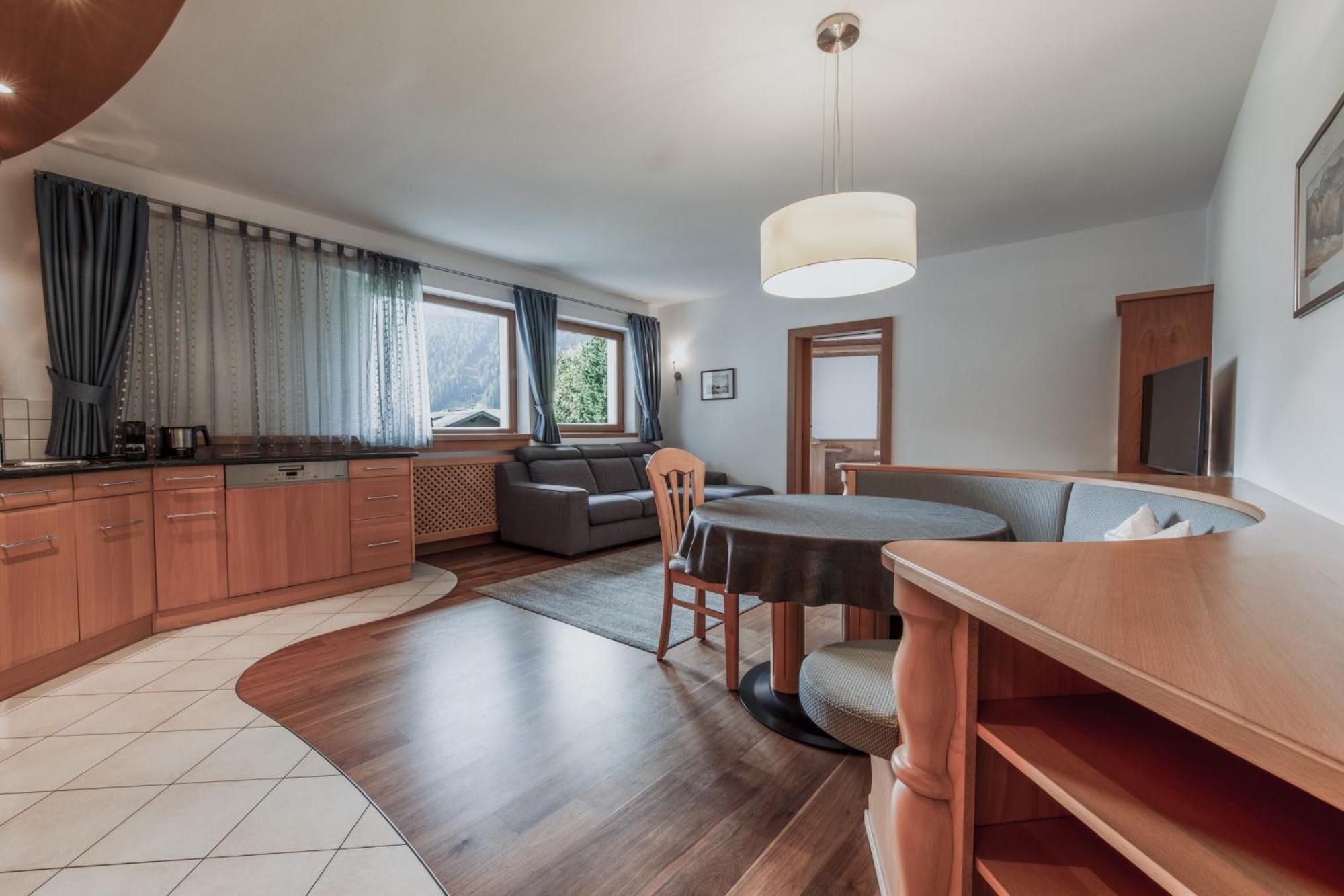Apartments Sunela Selva di Val Gardena Luaran gambar