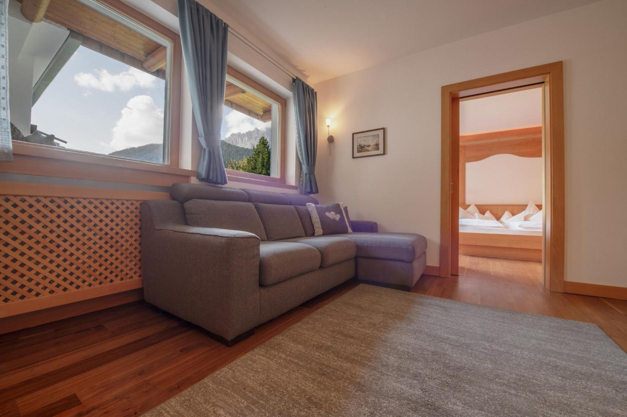Apartments Sunela Selva di Val Gardena Luaran gambar