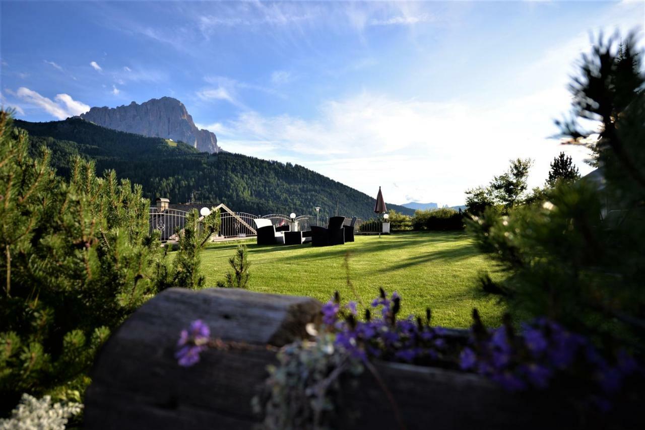 Apartments Sunela Selva di Val Gardena Luaran gambar