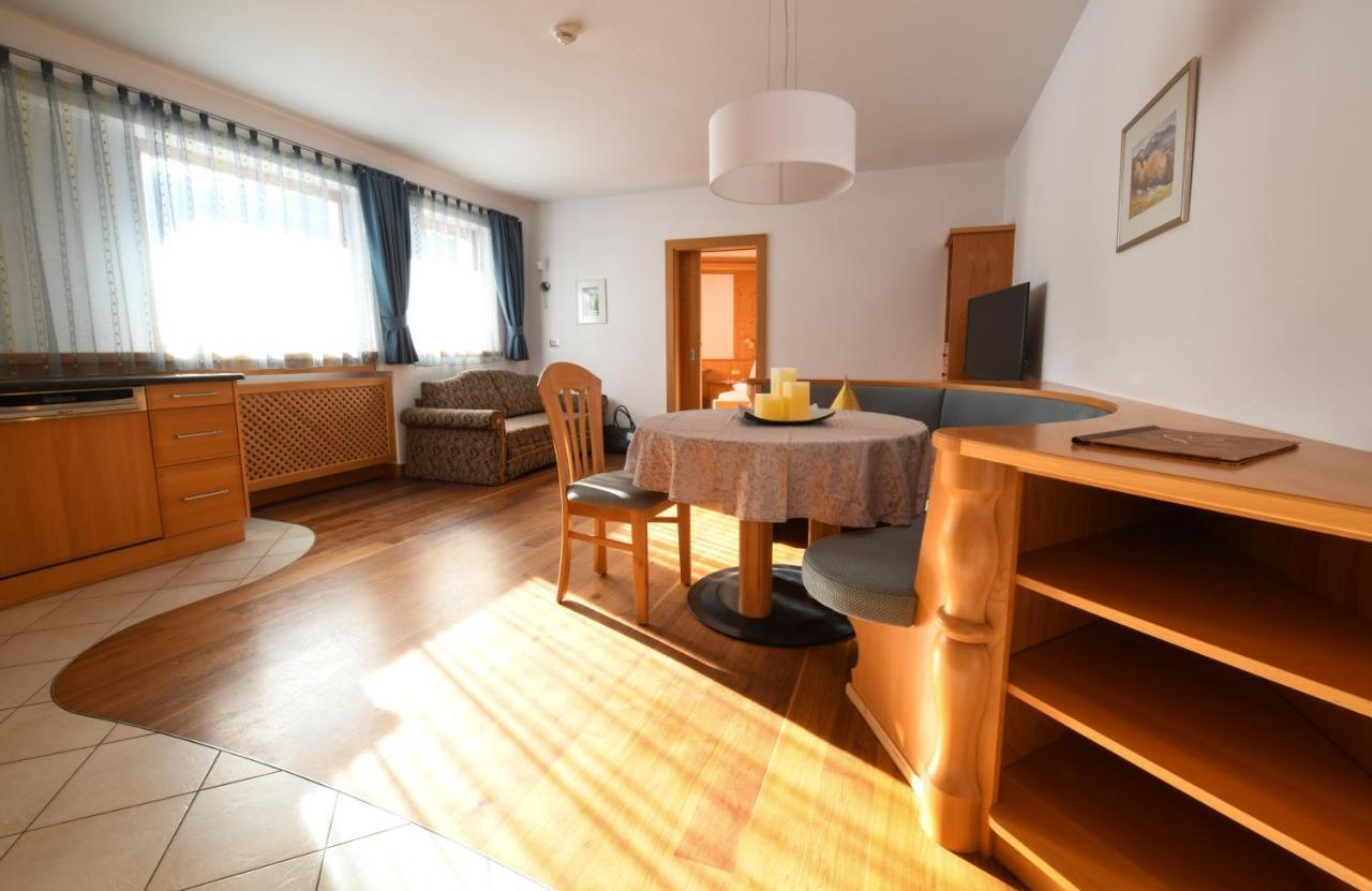 Apartments Sunela Selva di Val Gardena Luaran gambar
