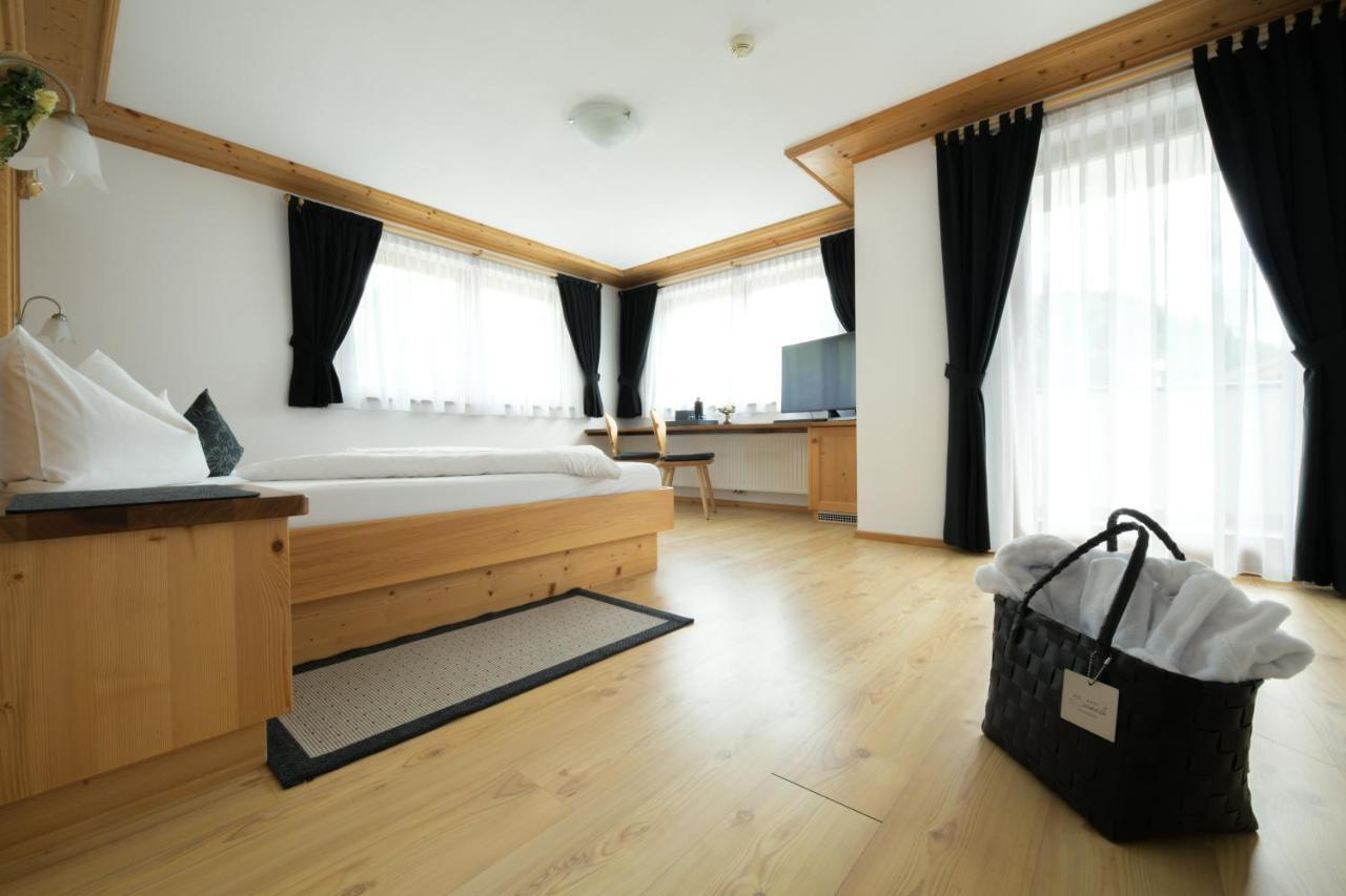Apartments Sunela Selva di Val Gardena Luaran gambar